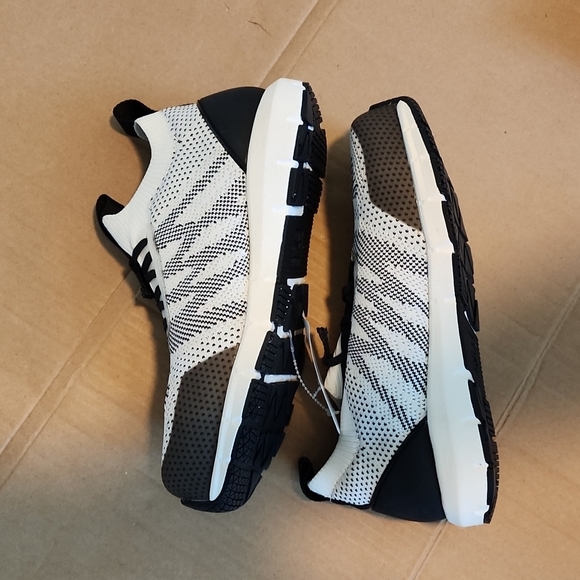 Timberland radius knit slip-on composite toe shoes- black/white-ladies 5.5 - Picture 2 of 10